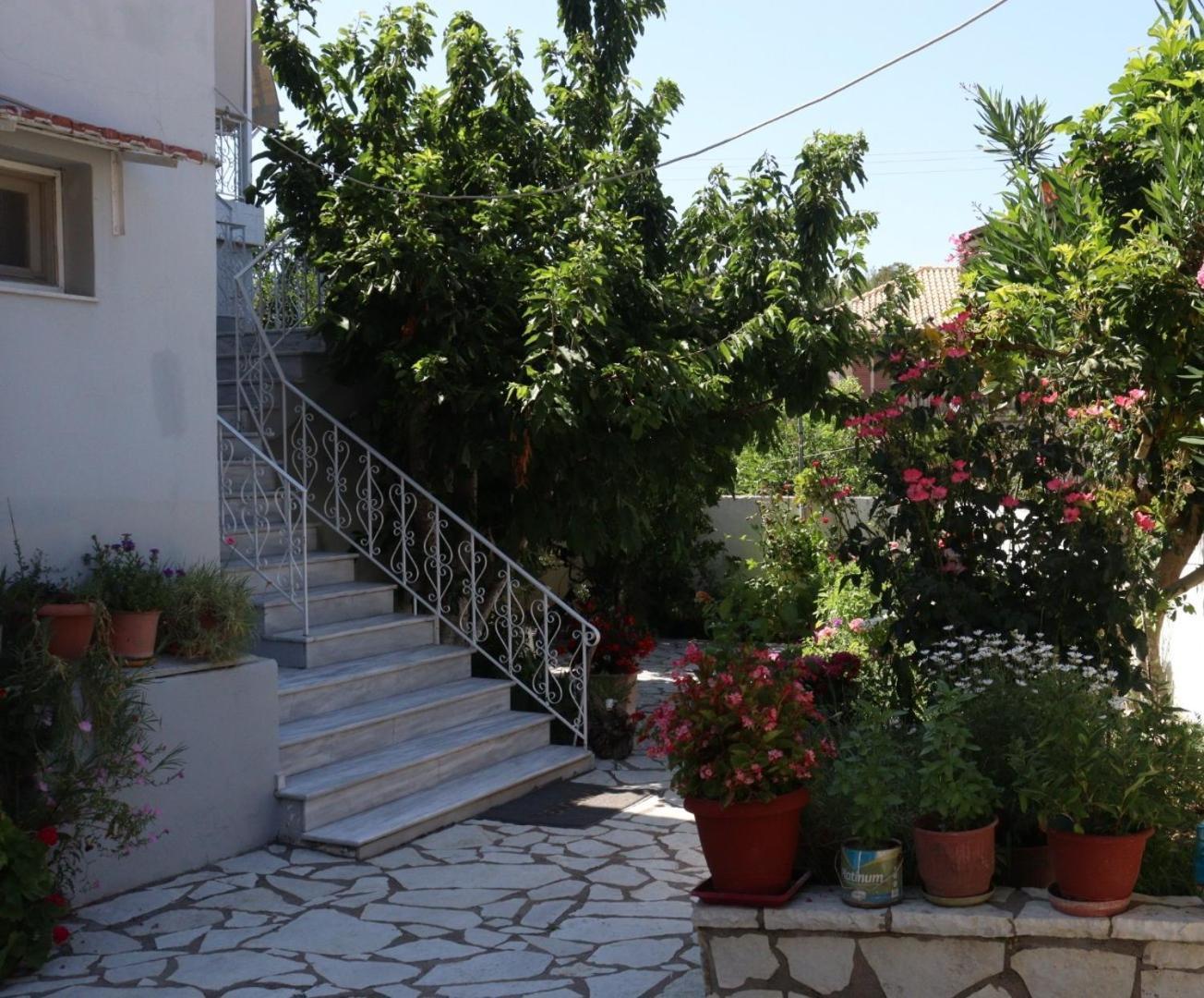 Kondilw Rooms Kalamitsi  Exterior photo