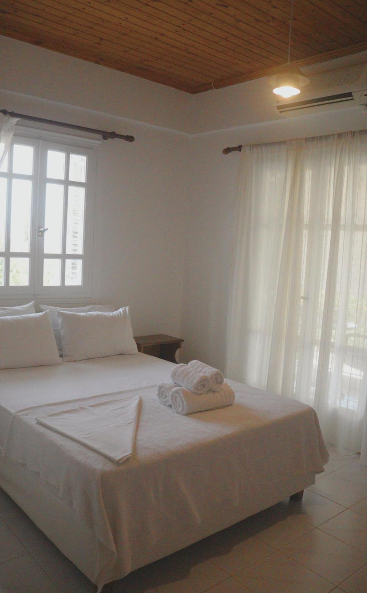 Kondilw Rooms Kalamitsi  Exterior photo