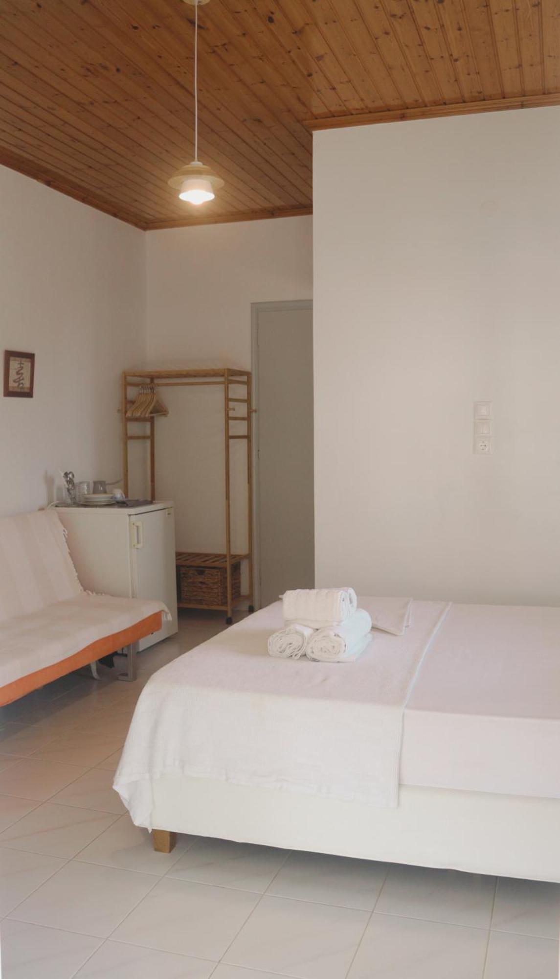 Kondilw Rooms Kalamitsi  Exterior photo