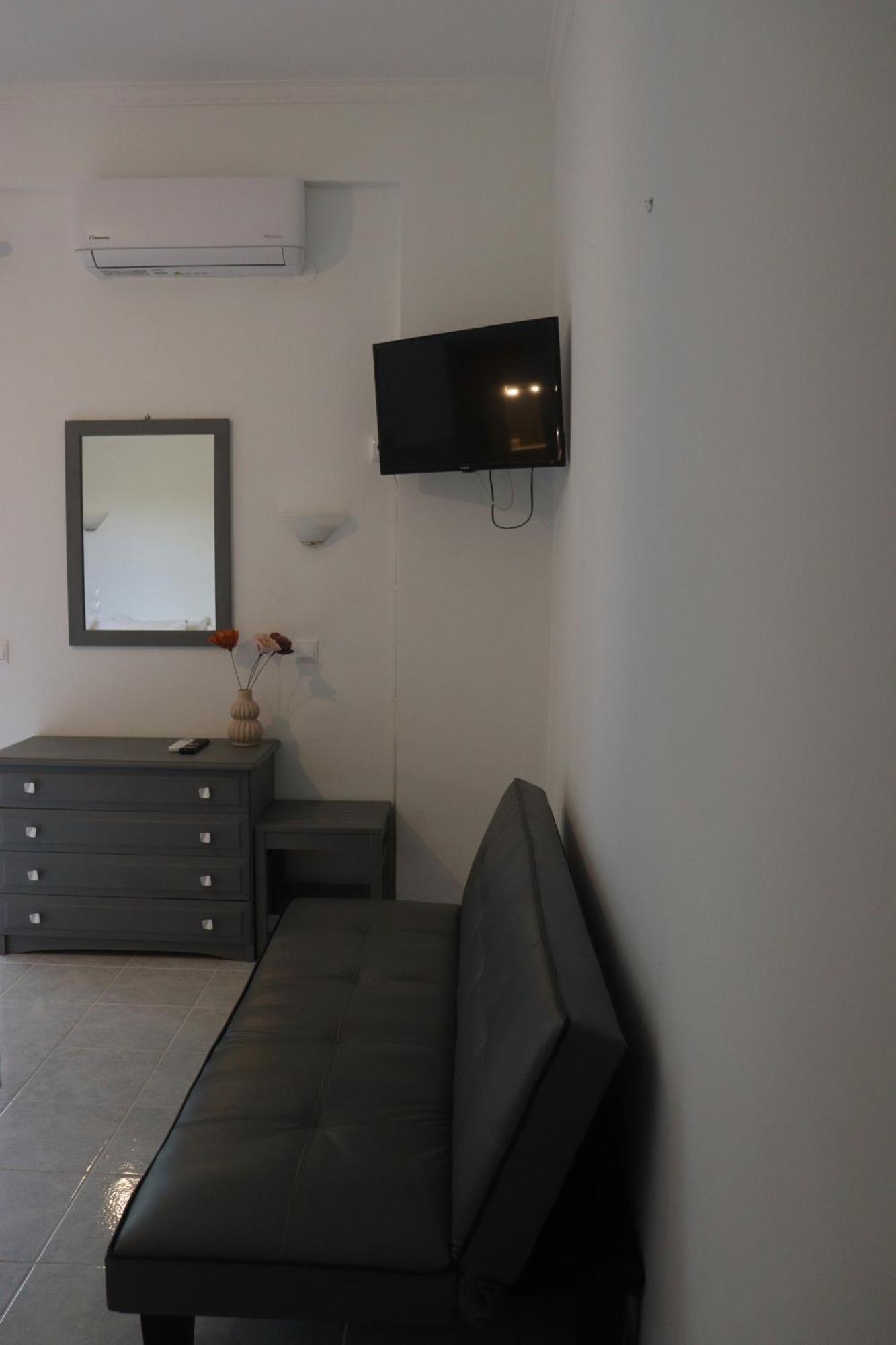 Kondilw Rooms Kalamitsi  Exterior photo