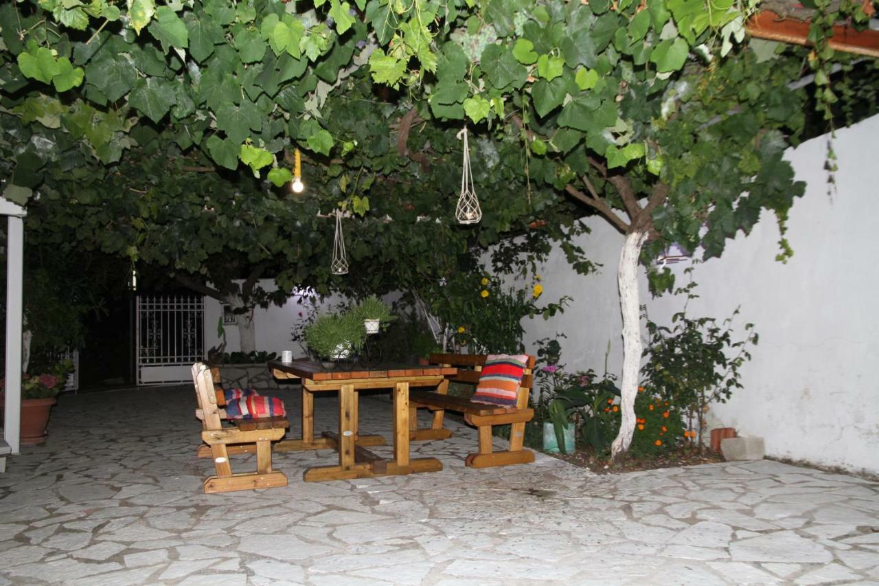 Kondilw Rooms Kalamitsi  Exterior photo